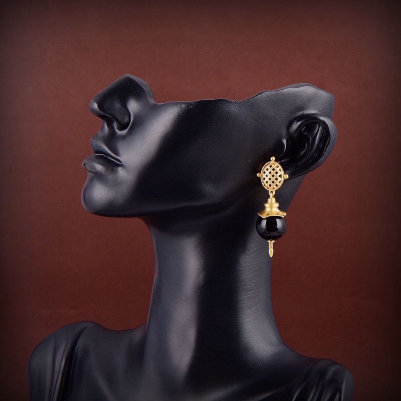 Bo*te*ga venenta earrings